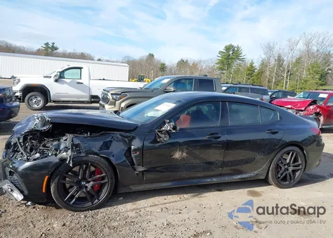 2021 BMW M8 Gran Coupe z USA, uszkodzony, nr VIN WBSGV0C0XMCF94348